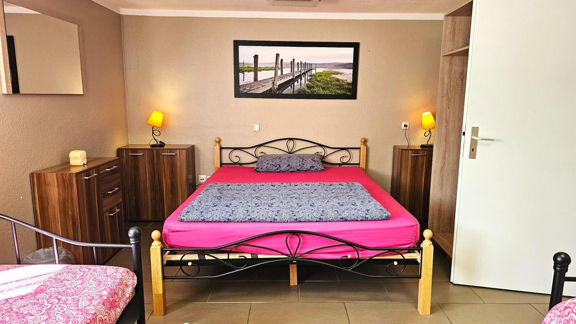 Gruendauer Monteurwohnung/Studentenwohnung Dış mekan fotoğraf