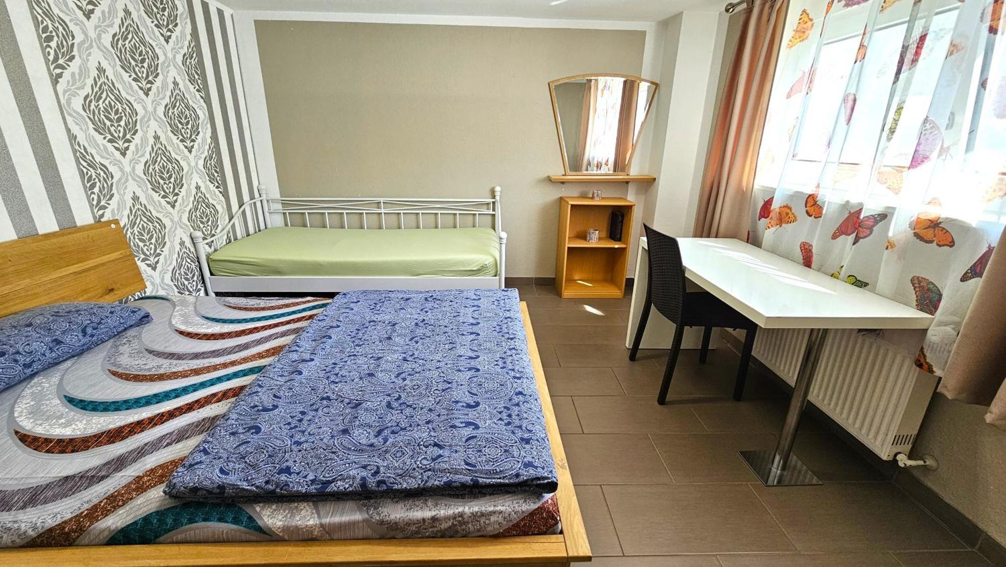 Gruendauer Monteurwohnung/Studentenwohnung Dış mekan fotoğraf