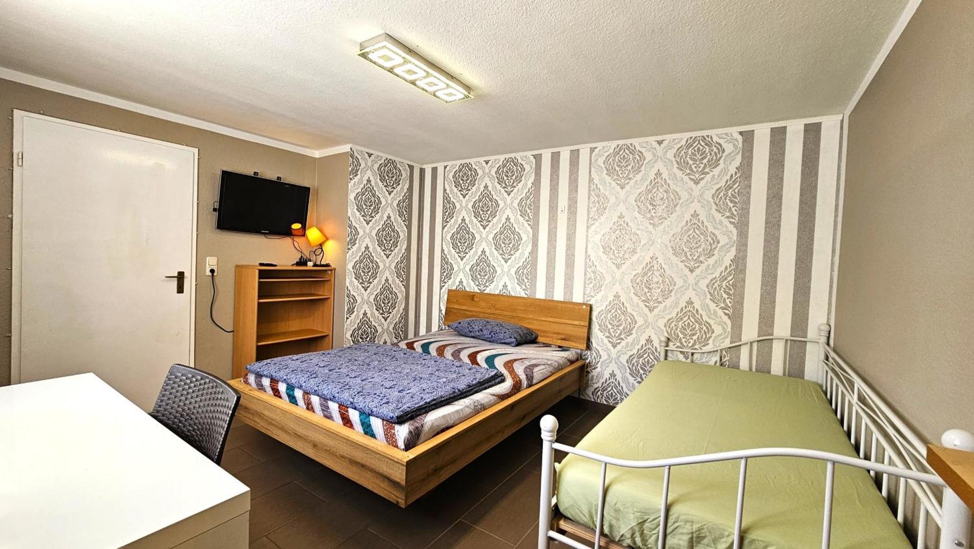 Gruendauer Monteurwohnung/Studentenwohnung Dış mekan fotoğraf